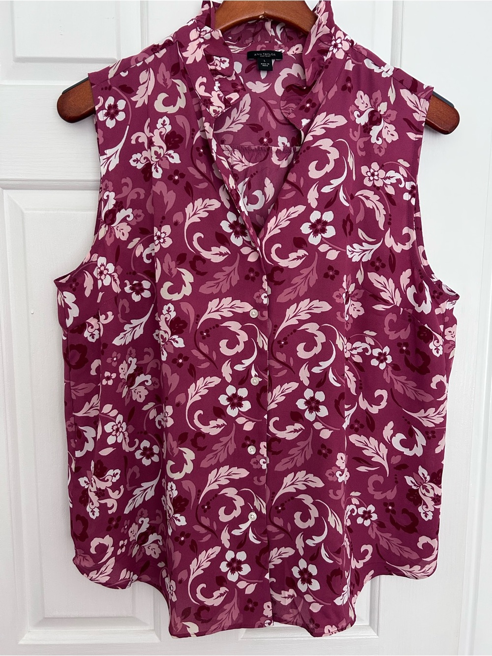 Ann Taylor Factory Plum Floral Sleeveless Button-Up Blouse